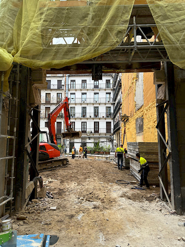 08_at_14_42_16 whatsapp_image_2026 06
